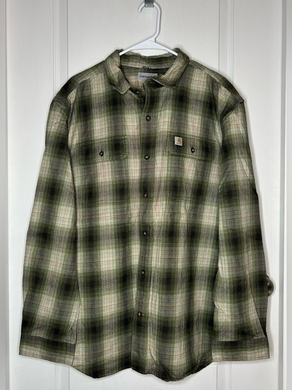 Rugged Carhartt Men’s XL Green Plaid Flannel Medium Weight Button Down Shirt